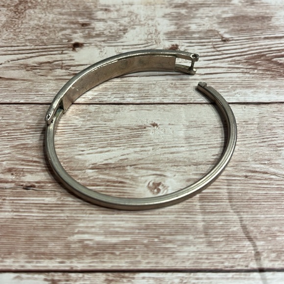 Vintage Mexican Sterling Silver Clasp Bracelet from Mexico - Picture 2 of 5